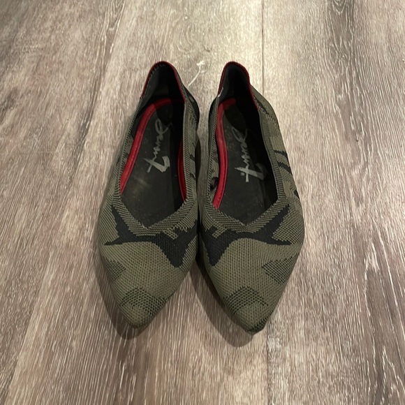 Seven7 Shoes - Seven brand camo flats